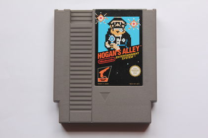 Hogan's Alley cart front NES